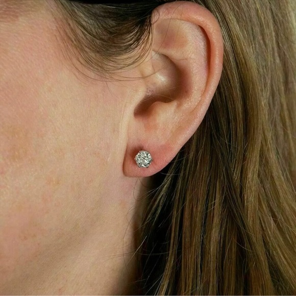 925 Silver Stud Earrings Charm Jewelry Round Cut Cubic Zirconia for Women Gifts - Picture 3 of 4